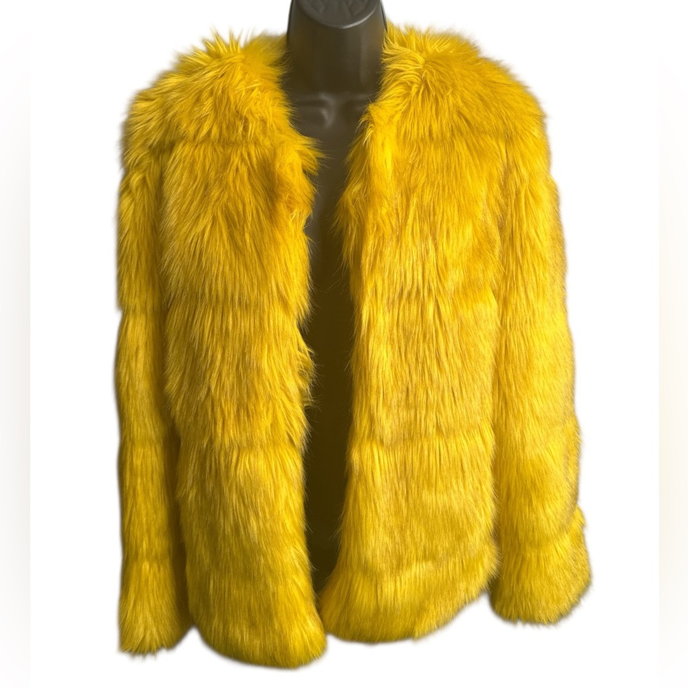 BERSHKA Women’s Yellow Faux Fur Jacket LIKE NEW